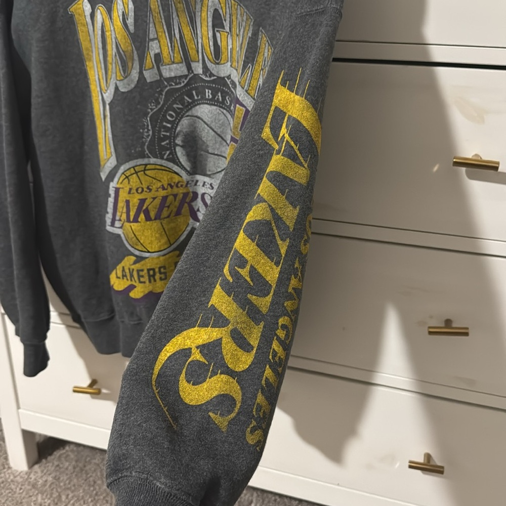 Abercrombie & Fitch Oversized LA Lakers Gray Crewneck Sweatshirt Size XS - Picture 5 of 6